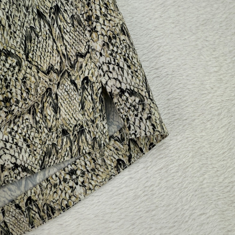 Varley Womens Kallin Running Shorts Sz L Animal Snake Print Gym Athletic Workout - Picture 10 of 13